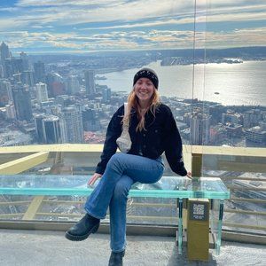 Meet your Posher, Larissa